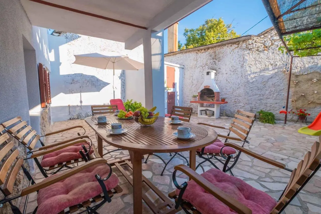 Holiday Home In Tribalj 5643 Croaţia